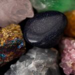 تفاوت سنگ‌های قیمتی و نیمه‌قیمتی؛ بررسی تفاوت‌های شیمیایی، اقتصادی و کاربردی